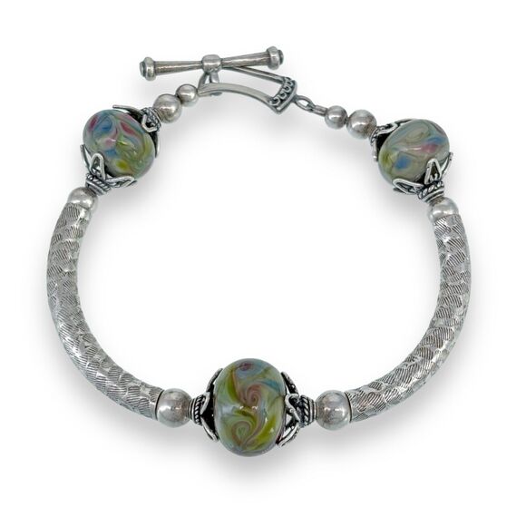 Sterling Silver 925 Textured Curve Tube Green Glass Beaded Toggle Bracelet 7" - Picture 1 of 7